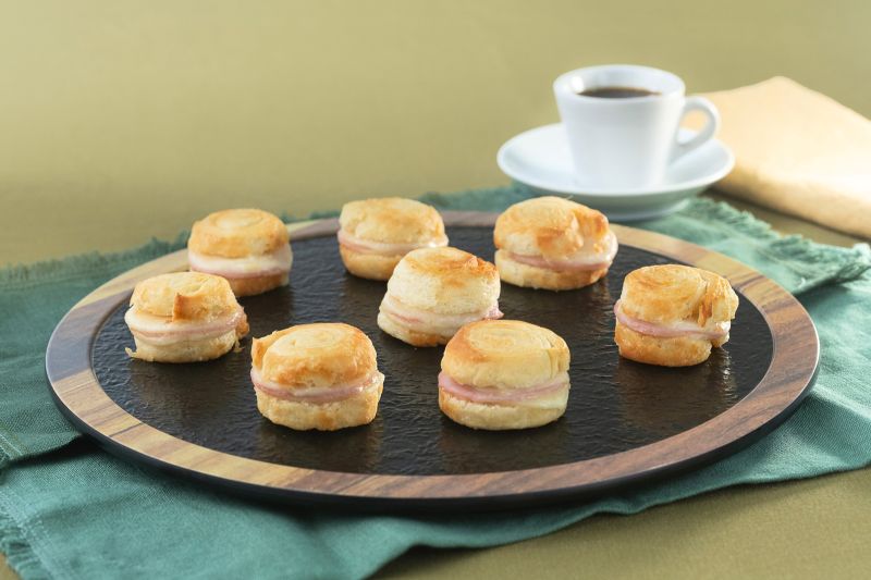 Roll folhado misto (Massa de croissant )