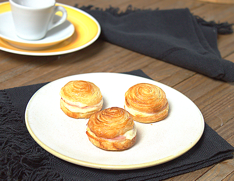 Roll folhado misto (Massa de croissant )